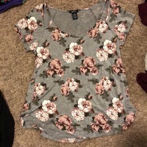 Cute, flower print RUE 21 t-shirt